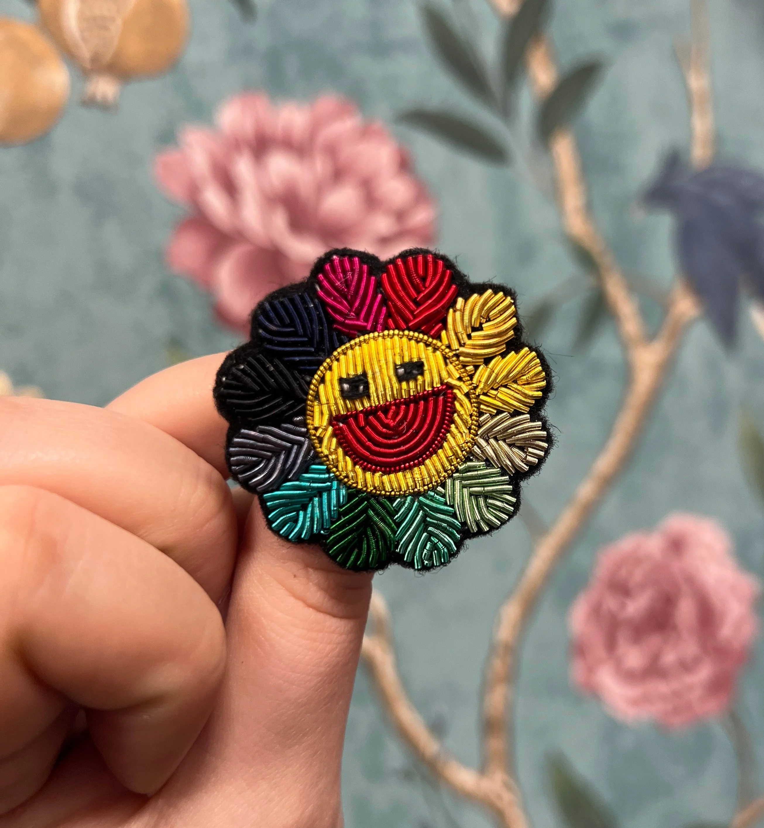 Broche brodée I Smiley flower multicolor - Image 2