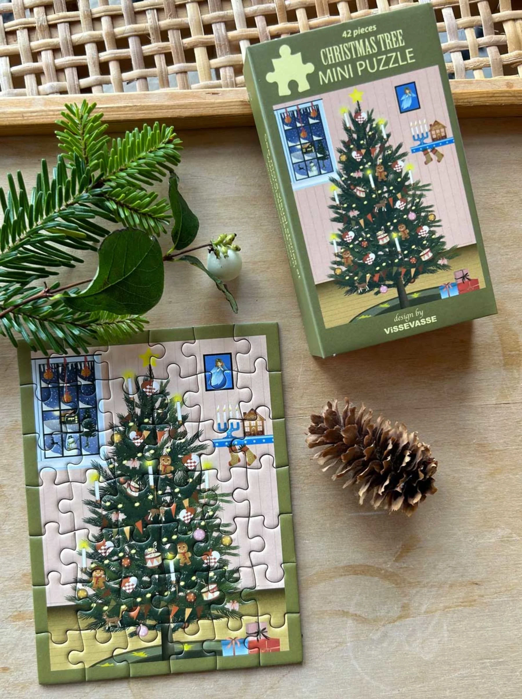 GLOWING CHRISTMAS TREE - mini puzzle