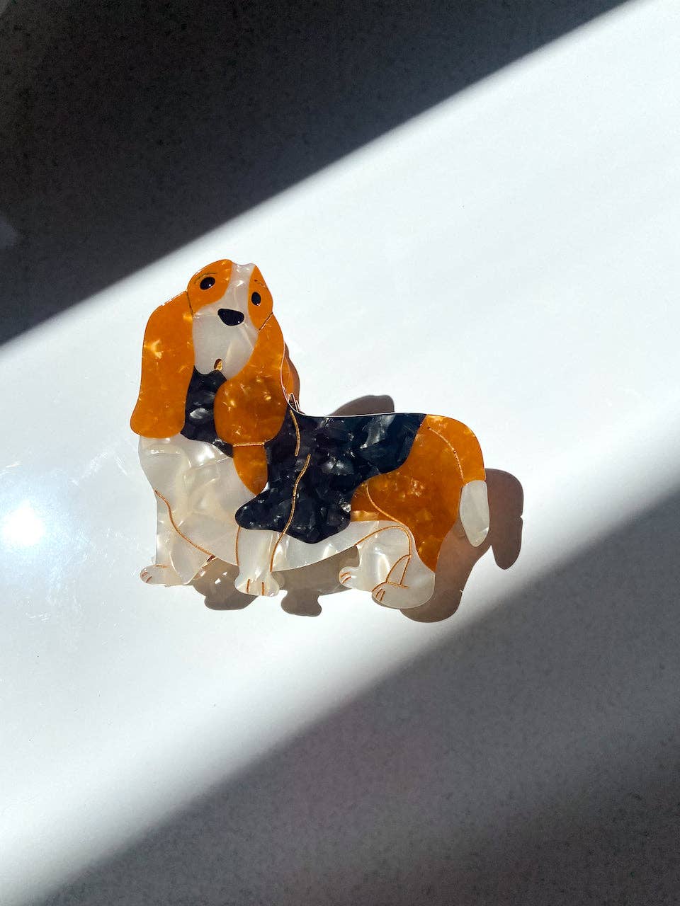 Pince à cheveux pour chien Basset Hound peinte à la main | Écologique - Image 4