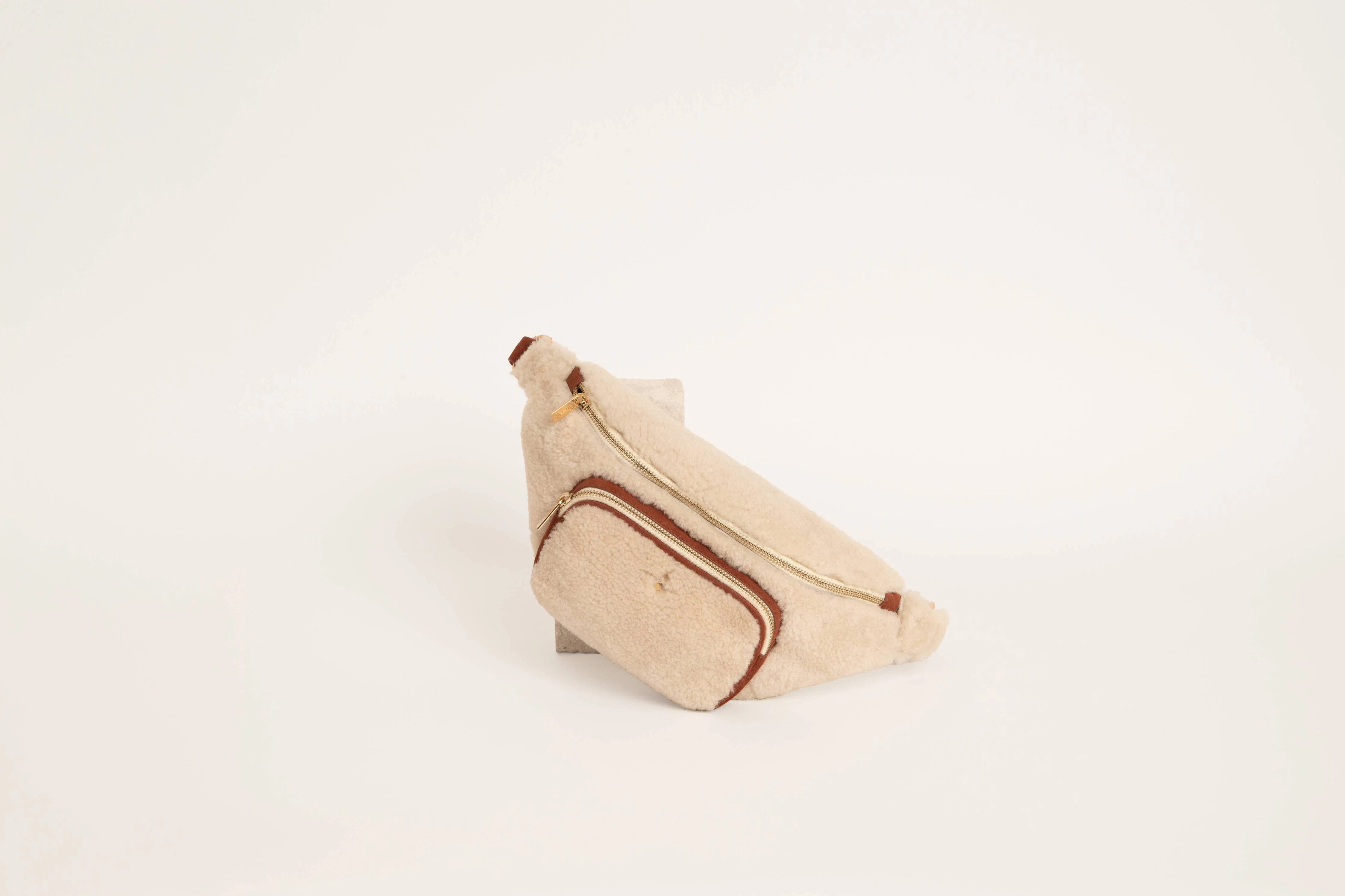 SAC BANANE SHERPA COGNAC NICOLETTA - Image 4