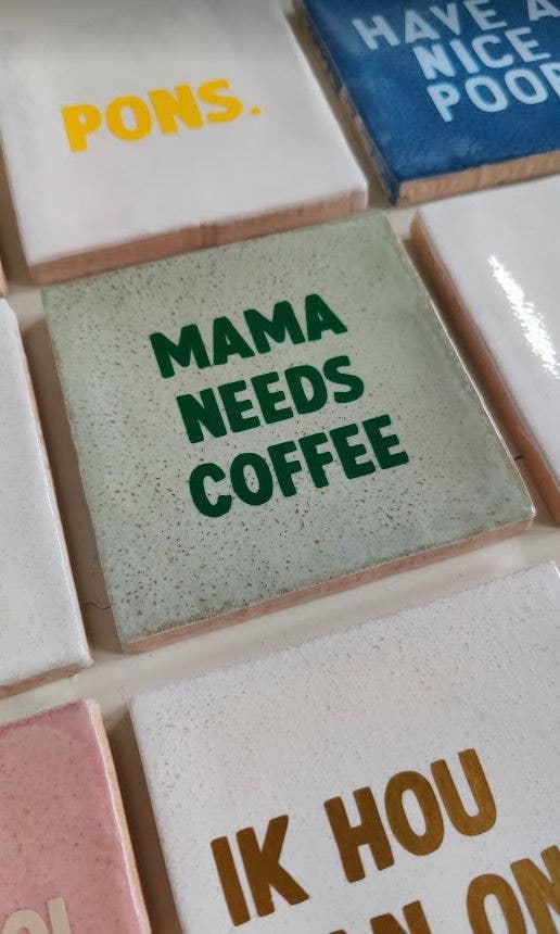 Tile - Maman a besoin de café: Vert foncé / Vert clair - Image 4